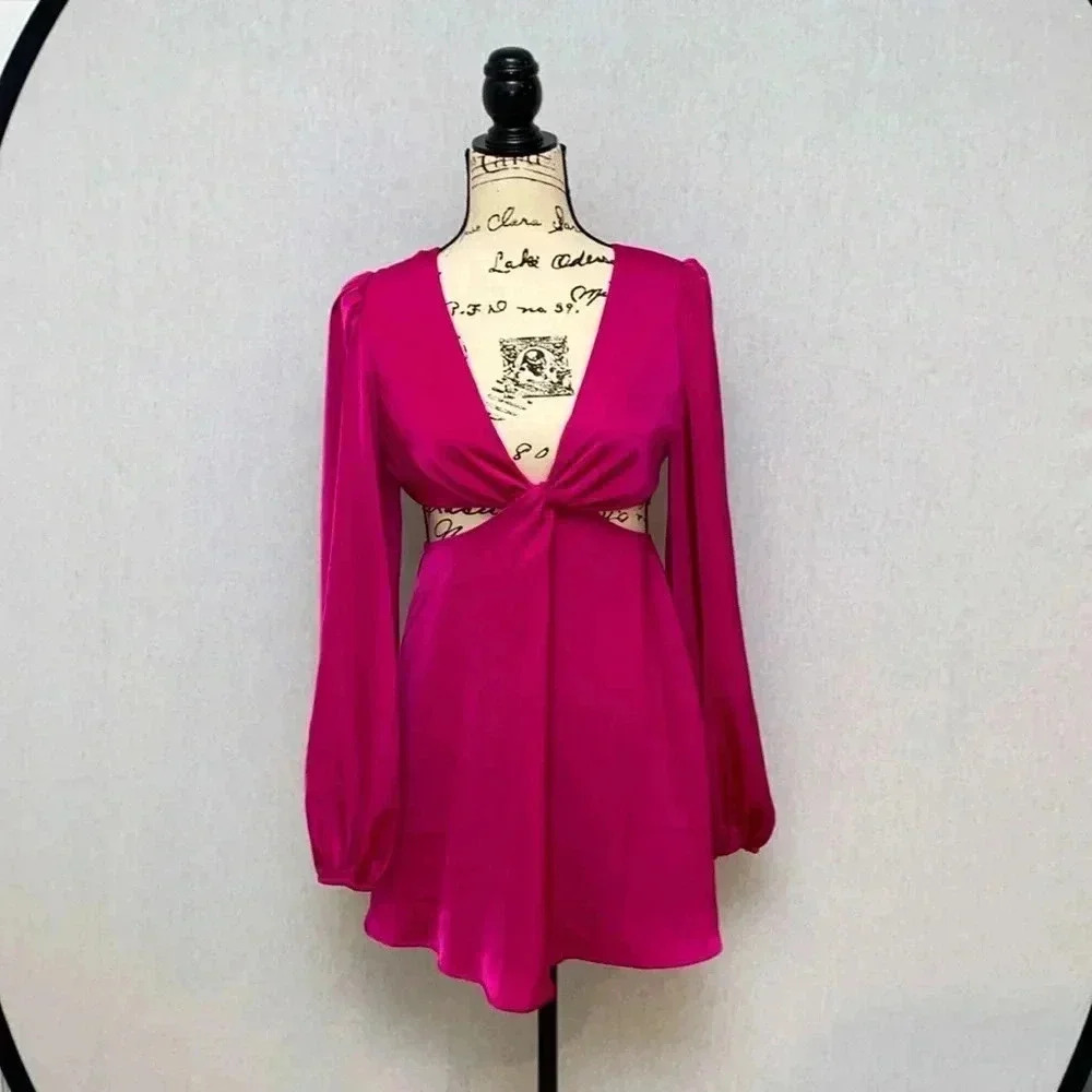 Miss Lola Fuchsia Cutout Mini Dress Plunge V Neck Long Sleeve NWT Size Small - Picture 5 of 14